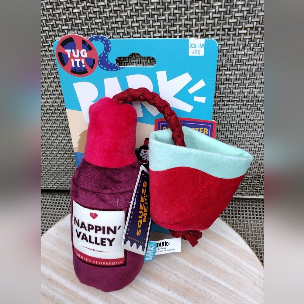 Bark Tug It! Nappin Valley Wine Dog Toy